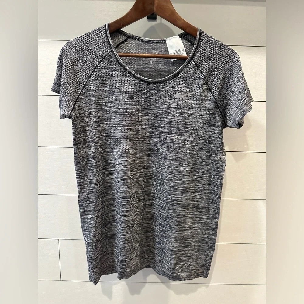 Nike Women's Gray Short Sleeve Top- size Medium